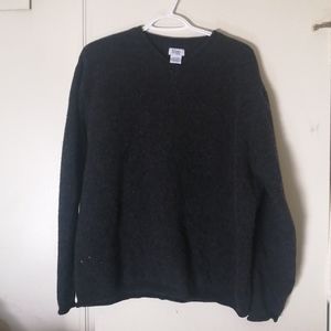 💛2/$35💛 Wool sweater - v-neck